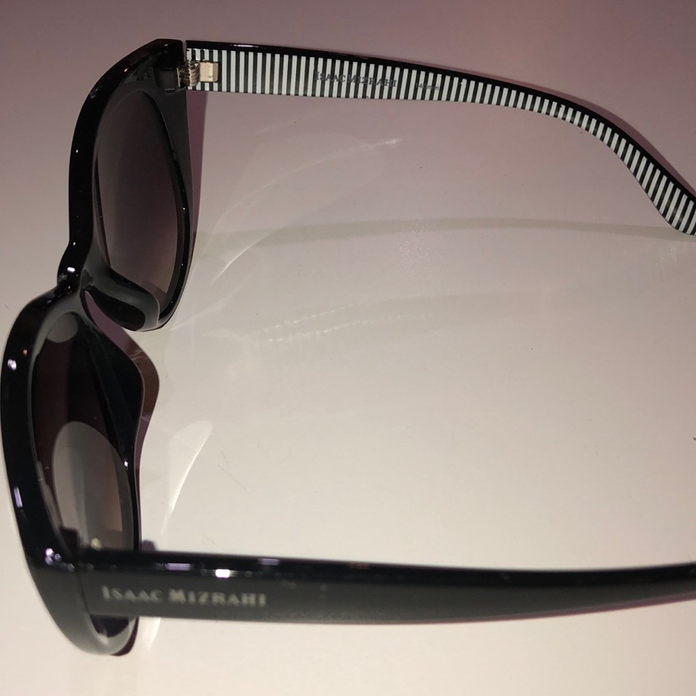 Isaac mizrahi sunglasses! - Picture 5 of 7